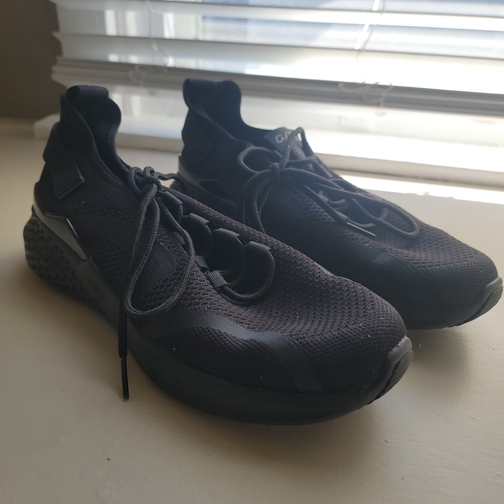 Women's Black Athletic Shoes